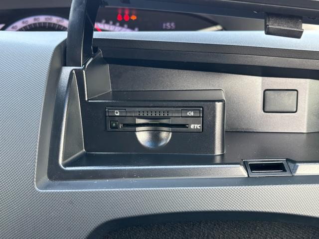 エスティマ アエラス　プレミアムエディション　４ＷＤ　純正ＳＤナビ　フルセグ　ＤＶＤ　Ｂｌｕｅｔｏｏｔｈ　両側パワースライドドア　キセノンライト　スマートキー　ＥＴＣ（34枚目）