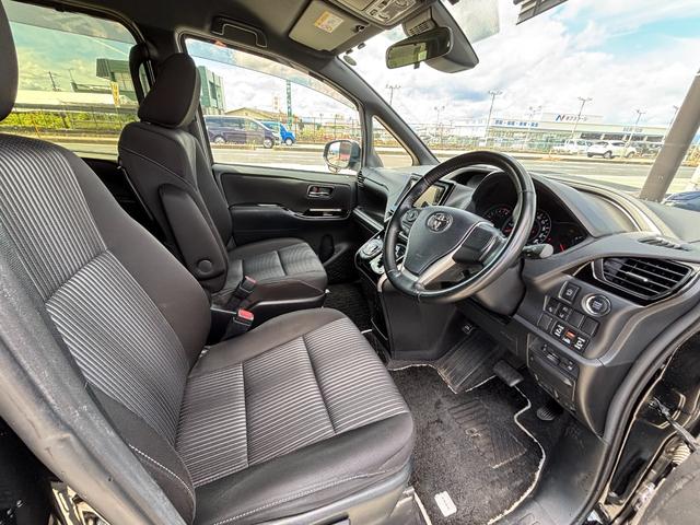ヴォクシー ＺＳ　煌ＩＩ　４ＷＤ　純正ＳＤナビ　フルセグ　ＤＶＤ　Ｂｌｕｅｔｏｏｔｈ　セーフティーセンス　両側パワースライドドア　リアオートエアコン　ＬＥＤライト　スマートキー　ＥＴＣ　アイドリングストップ（22枚目）
