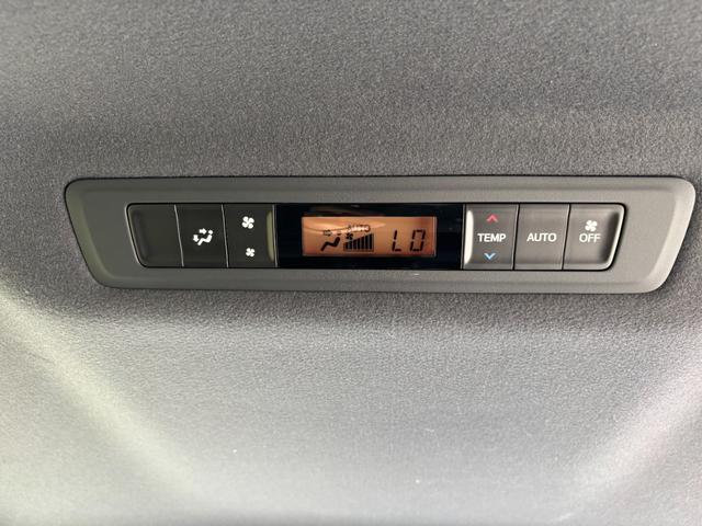 ヴォクシー ＺＳ　煌ＩＩ　４ＷＤ　純正ＳＤナビ　フルセグ　ＤＶＤ　Ｂｌｕｅｔｏｏｔｈ　セーフティーセンス　両側パワースライドドア　リアオートエアコン　ＬＥＤライト　スマートキー　ＥＴＣ　アイドリングストップ（26枚目）