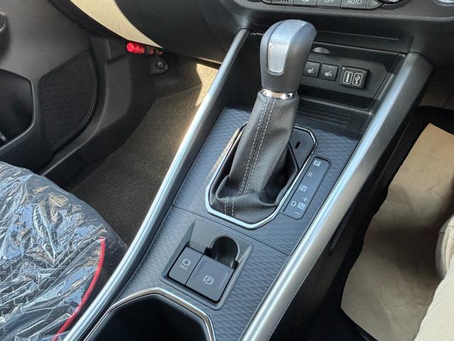 ライズ Ｚ　４ＷＤ　登録済未使用車　純正９型ディスプレイオーディオ　フルセグ　Ｂｌｕｅｔｏｏｔｈ　パノラマモニター　スマートアシスト　寒冷地仕様　シートヒーター　ＬＥＤライト　スマートキー　アイドリングストップ（17枚目）