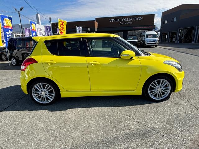 スイフトスポーツ ベースグレード　社外ＳＤナビ　フルセグ　ＤＶＤ　ディスチャージライト　スマートキー　ＥＴＣ　ＡＢＳ（4枚目）