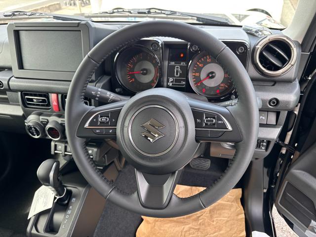 ジムニー ＸＣ　４ＷＤ　届出済未使用車　社外ディスプレイオーディオ　Ｂｌｕｅｔｏｏｔｈ　セーフティーサポート　パーキングセンサー　シートヒーター　ＬＥＤライト　スマートキー　純１６インチアルミ　アイドリングストップ（10枚目）