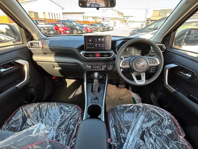 ライズ Z 4WD 登録済未使用車 純正9型ディスプレイオーディオ フルセグ Bluetooth パノラマモニター スマートアシスト 寒冷地仕様 シートヒーター LEDライト スマートキー アイドリングストップ(8枚目)