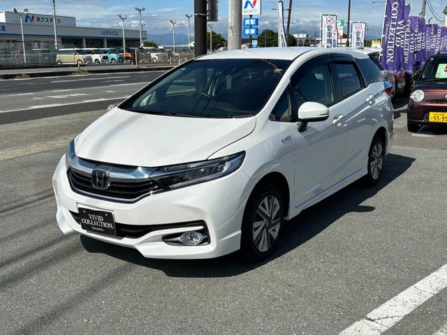 シャトル ハイブリッドＸ　ホンダセンシング　４ＷＤ　純正ディスプレイオーディオ　ワンセグ　ＣＤ　バックカメラ　ホンダセンシング　ハーフレザーシート　シートヒーター　ワイパーデアイサー　ＬＥＤライト　スマートキー　ＥＴＣ　ドラレコ（2枚目）