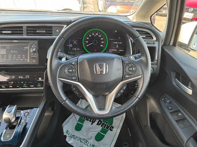 シャトル ハイブリッドＸ　ホンダセンシング　４ＷＤ　純正ディスプレイオーディオ　ワンセグ　ＣＤ　バックカメラ　ホンダセンシング　ハーフレザーシート　シートヒーター　ワイパーデアイサー　ＬＥＤライト　スマートキー　ＥＴＣ　ドラレコ（10枚目）