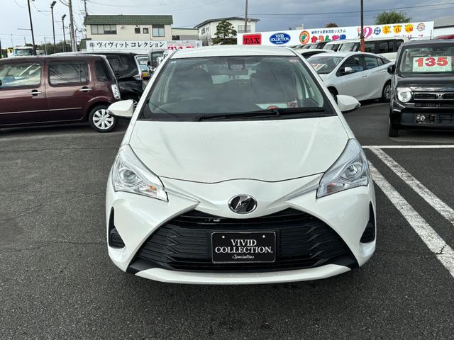 ヴィッツ Ｆ　４ＷＤ　社外ＳＤナビ　フルセグ　ＤＶＤ　Ｂｌｕｅｔｏｏｔｈ　バックカメラ　セーフティーセンス　寒冷地仕様　ＬＥＤライト　キーレス　ＥＴＣ（3枚目）