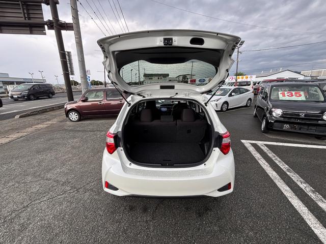 ヴィッツ Ｆ　４ＷＤ　社外ＳＤナビ　フルセグ　ＤＶＤ　Ｂｌｕｅｔｏｏｔｈ　バックカメラ　セーフティーセンス　寒冷地仕様　ＬＥＤライト　キーレス　ＥＴＣ（26枚目）