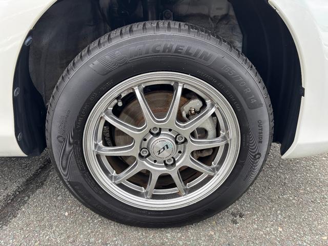 ヴィッツ Ｆ　４ＷＤ　社外ＳＤナビ　フルセグ　ＤＶＤ　Ｂｌｕｅｔｏｏｔｈ　バックカメラ　セーフティーセンス　寒冷地仕様　ＬＥＤライト　キーレス　ＥＴＣ（31枚目）