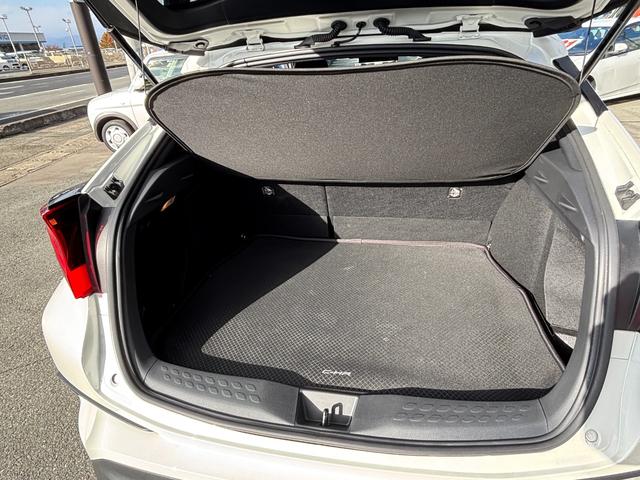Ｃ－ＨＲ Ｓ　ＧＲスポーツ　純正ディスプレイオーディオ　フルセグ　Ｂｌｕｅｔｏｏｔｈ　バックカメラ　セーフティーセンス　スマートキー一体エンジンスターター　ＬＥＤライト　ＥＴＣ２．０（29枚目）