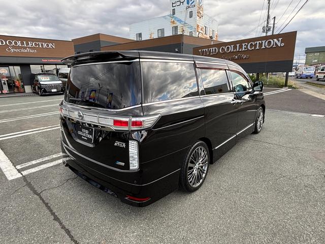 エルグランド 250ハイウェイスターアーバンクロム 4WD 純正メモリーナビ フルセグ DVD Bluetooth アラウンドビューモニター 後席フリップダウンモニター 両側パワースライドドア 社外19インチアルミ ローダウン ハーフレザーシート(6枚目)