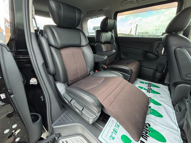 エルグランド 250ハイウェイスターアーバンクロム 4WD 純正メモリーナビ フルセグ DVD Bluetooth アラウンドビューモニター 後席フリップダウンモニター 両側パワースライドドア 社外19インチアルミ ローダウン ハーフレザーシート(32枚目)