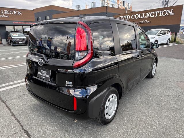 シエンタ ハイブリッドＧ　４ＷＤ　純正８型ディスプレイオーディオ　Ｂｌｕｅｔｏｏｔｈ　バックカメラ　セーフティーセンス　寒冷地仕様　両側パワースライドドア　ＬＥＤライト　スマートキー　ブラインドスポットモニター　ＥＴＣ（6枚目）