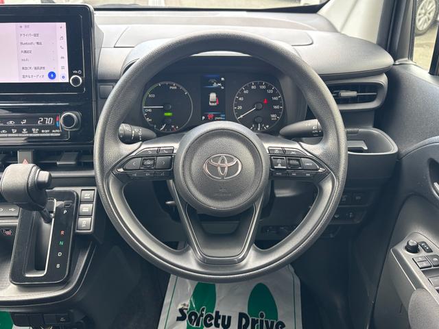 シエンタ ハイブリッドＧ　４ＷＤ　純正８型ディスプレイオーディオ　Ｂｌｕｅｔｏｏｔｈ　バックカメラ　セーフティーセンス　寒冷地仕様　両側パワースライドドア　ＬＥＤライト　スマートキー　ブラインドスポットモニター　ＥＴＣ（11枚目）