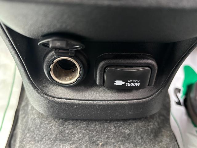 シエンタ ハイブリッドＧ　４ＷＤ　純正８型ディスプレイオーディオ　Ｂｌｕｅｔｏｏｔｈ　バックカメラ　セーフティーセンス　寒冷地仕様　両側パワースライドドア　ＬＥＤライト　スマートキー　ブラインドスポットモニター　ＥＴＣ（25枚目）