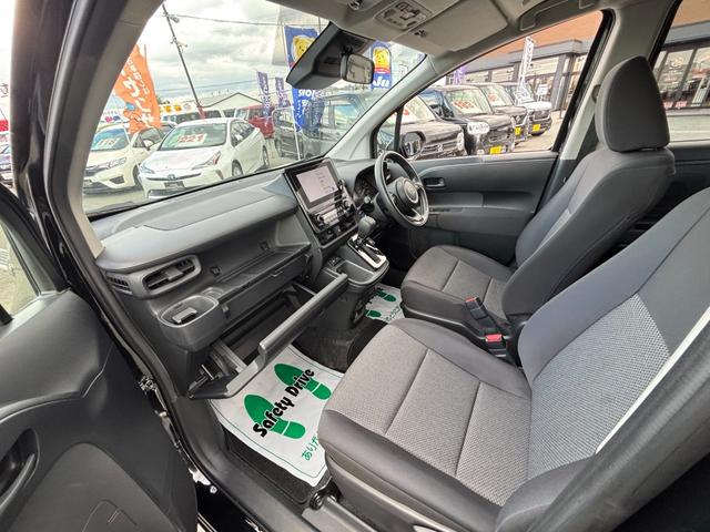 シエンタ ハイブリッドＧ　４ＷＤ　純正８型ディスプレイオーディオ　Ｂｌｕｅｔｏｏｔｈ　バックカメラ　セーフティーセンス　寒冷地仕様　両側パワースライドドア　ＬＥＤライト　スマートキー　ブラインドスポットモニター　ＥＴＣ（28枚目）