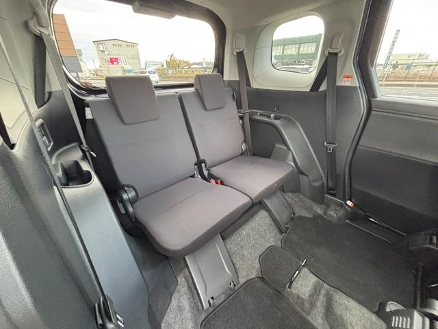 シエンタ ハイブリッドＧ　４ＷＤ　純正８型ディスプレイオーディオ　Ｂｌｕｅｔｏｏｔｈ　バックカメラ　セーフティーセンス　寒冷地仕様　両側パワースライドドア　ＬＥＤライト　スマートキー　ブラインドスポットモニター　ＥＴＣ（33枚目）