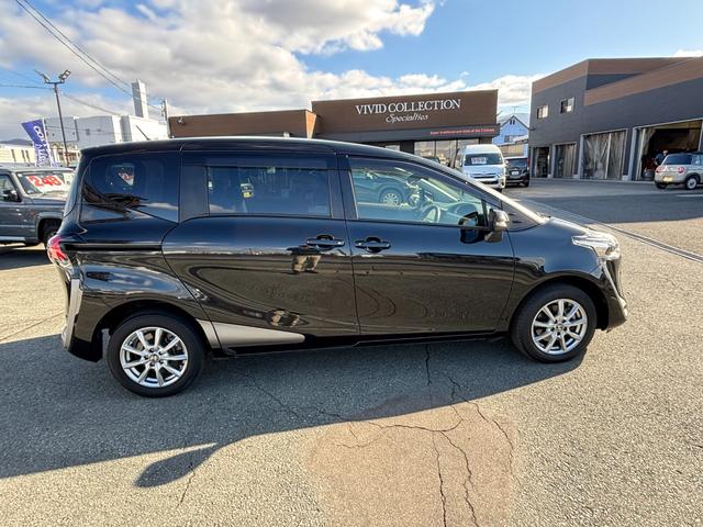 シエンタ Ｇ　クエロ　４ＷＤ　社外ＳＤナビ　フルセグ　ＤＶＤ　Ｂｌｕｅｔｏｏｔｈ　パノラミックビューモニター　セーフティーセンス　寒冷地仕様　両側パワースライドドア　ＬＥＤライト　スマートキー　シートヒーター　ＥＴＣ（4枚目）