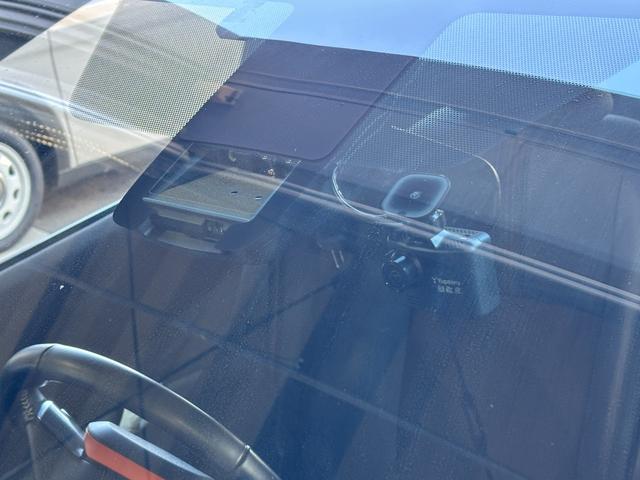 シエンタ Ｇ　クエロ　４ＷＤ　社外ＳＤナビ　フルセグ　ＤＶＤ　Ｂｌｕｅｔｏｏｔｈ　パノラミックビューモニター　セーフティーセンス　寒冷地仕様　両側パワースライドドア　ＬＥＤライト　スマートキー　シートヒーター　ＥＴＣ（9枚目）