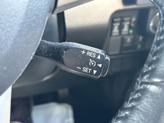 タンク カスタムＧ　Ｓ　４ＷＤ　社外９型ＳＤナビ　フルセグ　ＤＶＤ　Ｂｌｕｅｔｏｏｔｈ　バックカメラ　後席フリップダウンモニター　スマートアシスト　両側パワースライドドア　ＬＥＤライト　スマートキー　アイドリングストップ（13枚目）