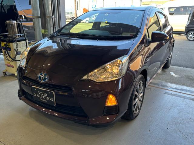 アクア Ｇブラックソフトレザーセレクション　純正ＳＤナビ　ワンセグ　ＣＤ　Ｂｌｕｅｔｏｏｔｈ　バックカメラ　スマートキー　黒革シート　前後ドラレコ　ＡＢＳ　Ｗエアバック（7枚目）