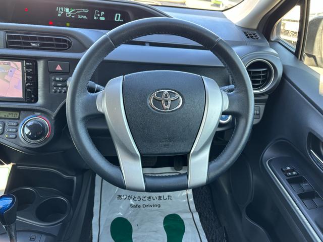 アクア Ｇブラックソフトレザーセレクション　純正ＳＤナビ　ワンセグ　ＣＤ　Ｂｌｕｅｔｏｏｔｈ　バックカメラ　スマートキー　黒革シート　前後ドラレコ　ＡＢＳ　Ｗエアバック（10枚目）