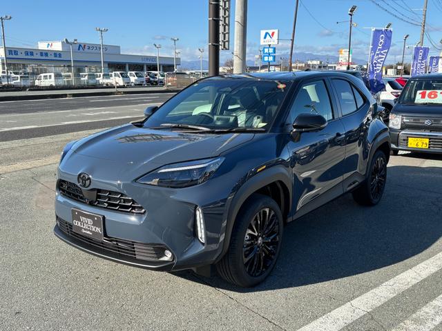 ヤリスクロス ハイブリッドZ ウルバーノ 4WD 登録済未使用車 純正ディスプレイオーディオ フルセグ Bluetooth パノラミックビューモニター セーフティーセンス 寒冷地仕様 アドバンスドパーク シートヒーター LEDライト ETC(2枚目)