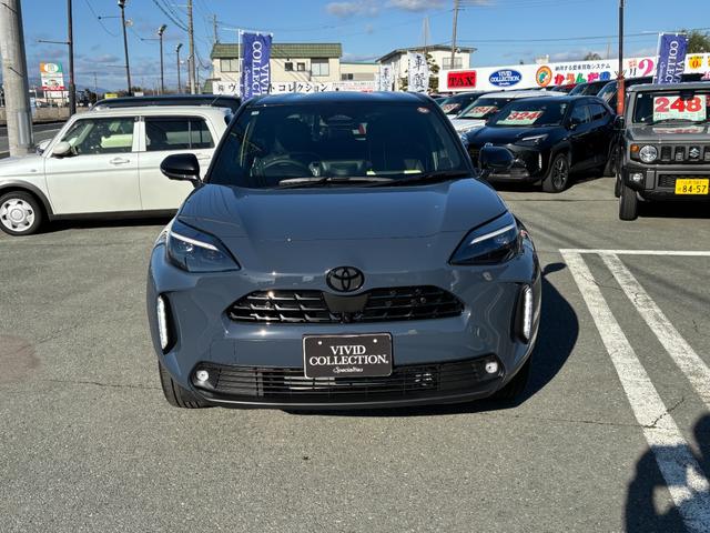 ヤリスクロス ハイブリッドZ ウルバーノ 4WD 登録済未使用車 純正ディスプレイオーディオ フルセグ Bluetooth パノラミックビューモニター セーフティーセンス 寒冷地仕様 アドバンスドパーク シートヒーター LEDライト ETC(3枚目)