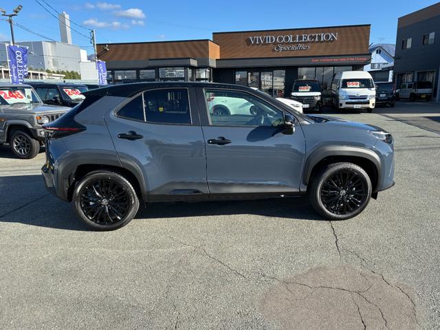 ヤリスクロス ハイブリッドZ ウルバーノ 4WD 登録済未使用車 純正ディスプレイオーディオ フルセグ Bluetooth パノラミックビューモニター セーフティーセンス 寒冷地仕様 アドバンスドパーク シートヒーター LEDライト ETC(4枚目)