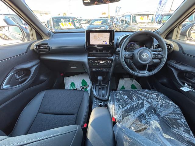 ヤリスクロス ハイブリッドZ ウルバーノ 4WD 登録済未使用車 純正ディスプレイオーディオ フルセグ Bluetooth パノラミックビューモニター セーフティーセンス 寒冷地仕様 アドバンスドパーク シートヒーター LEDライト ETC(9枚目)