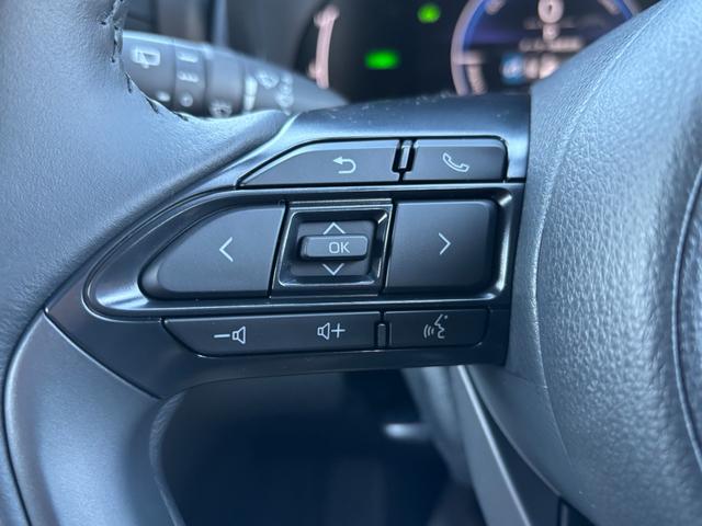 ヤリスクロス ハイブリッドZ ウルバーノ 4WD 登録済未使用車 純正ディスプレイオーディオ フルセグ Bluetooth パノラミックビューモニター セーフティーセンス 寒冷地仕様 アドバンスドパーク シートヒーター LEDライト ETC(11枚目)
