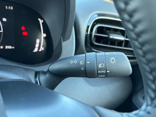 ヤリスクロス ハイブリッドZ ウルバーノ 4WD 登録済未使用車 純正ディスプレイオーディオ フルセグ Bluetooth パノラミックビューモニター セーフティーセンス 寒冷地仕様 アドバンスドパーク シートヒーター LEDライト ETC(13枚目)