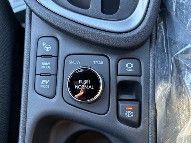 ヤリスクロス ハイブリッドZ ウルバーノ 4WD 登録済未使用車 純正ディスプレイオーディオ フルセグ Bluetooth パノラミックビューモニター セーフティーセンス 寒冷地仕様 アドバンスドパーク シートヒーター LEDライト ETC(21枚目)