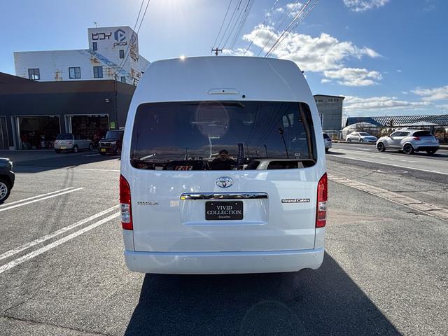 ハイエースワゴン グランドキャビン 4WD 登録済未使用車 純正SDナビ ワンセグ CD Bluetooth パノラミックビューモニター セーフティーセンス 寒冷地仕様 パワースライドドア デジタルインナーミラー スマートキー(5枚目)
