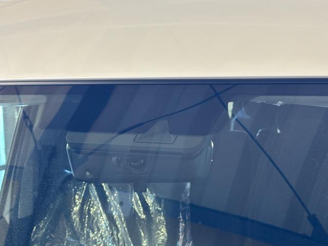 ハイエースワゴン グランドキャビン 4WD 登録済未使用車 純正SDナビ ワンセグ CD Bluetooth パノラミックビューモニター セーフティーセンス 寒冷地仕様 パワースライドドア デジタルインナーミラー スマートキー(8枚目)