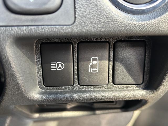 ハイエースワゴン グランドキャビン 4WD 登録済未使用車 純正SDナビ ワンセグ CD Bluetooth パノラミックビューモニター セーフティーセンス 寒冷地仕様 パワースライドドア デジタルインナーミラー スマートキー(17枚目)