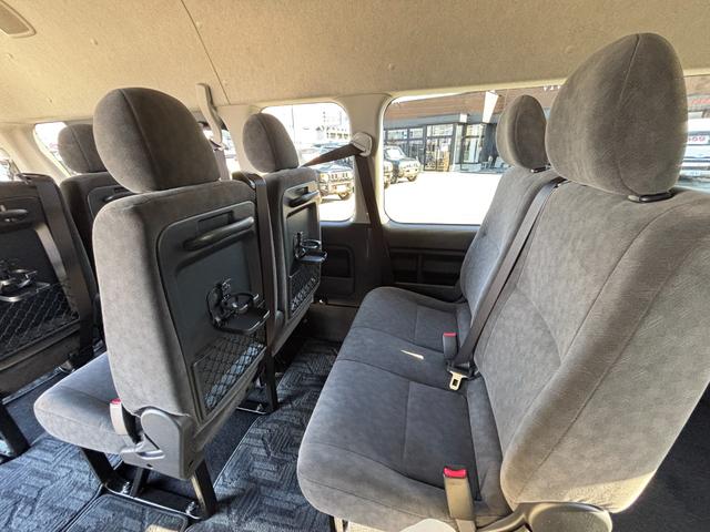 ハイエースワゴン グランドキャビン 4WD 登録済未使用車 純正SDナビ ワンセグ CD Bluetooth パノラミックビューモニター セーフティーセンス 寒冷地仕様 パワースライドドア デジタルインナーミラー スマートキー(28枚目)