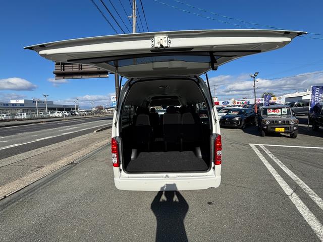 ハイエースワゴン グランドキャビン 4WD 登録済未使用車 純正SDナビ ワンセグ CD Bluetooth パノラミックビューモニター セーフティーセンス 寒冷地仕様 パワースライドドア デジタルインナーミラー スマートキー(30枚目)