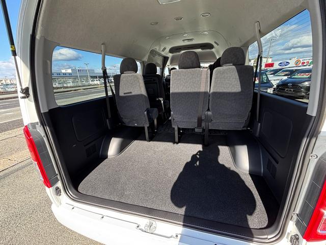ハイエースワゴン グランドキャビン 4WD 登録済未使用車 純正SDナビ ワンセグ CD Bluetooth パノラミックビューモニター セーフティーセンス 寒冷地仕様 パワースライドドア デジタルインナーミラー スマートキー(31枚目)