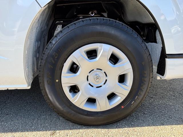 ハイエースワゴン グランドキャビン 4WD 登録済未使用車 純正SDナビ ワンセグ CD Bluetooth パノラミックビューモニター セーフティーセンス 寒冷地仕様 パワースライドドア デジタルインナーミラー スマートキー(33枚目)