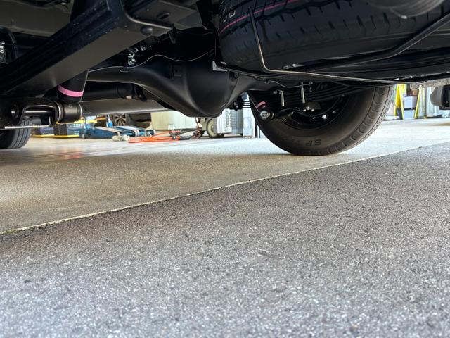 ハイエースワゴン グランドキャビン 4WD 登録済未使用車 純正SDナビ ワンセグ CD Bluetooth パノラミックビューモニター セーフティーセンス 寒冷地仕様 パワースライドドア デジタルインナーミラー スマートキー(35枚目)