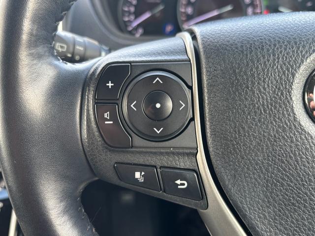 エスクァイア Ｇｉ　プレミアムパッケージ　ブラックテーラード　４ＷＤ　純正９型ＳＤナビ　フルセグ　ＤＶＤ　Ｂｌｕｅｔｏｏｔｈ　バックカメラ　後席フリップダウンモニター　セーフティーセンス　両側パワースライドドア　シートヒーター　ＬＥＤライト　スマートキー（11枚目）