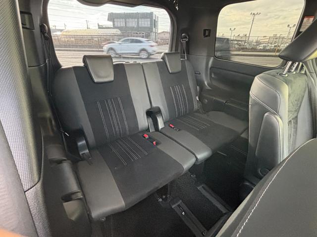 エスクァイア Ｇｉ　プレミアムパッケージ　ブラックテーラード　４ＷＤ　純正９型ＳＤナビ　フルセグ　ＤＶＤ　Ｂｌｕｅｔｏｏｔｈ　バックカメラ　後席フリップダウンモニター　セーフティーセンス　両側パワースライドドア　シートヒーター　ＬＥＤライト　スマートキー（28枚目）