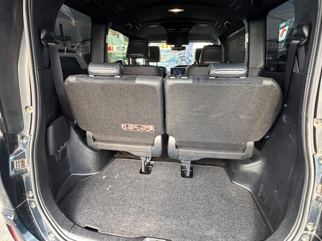 エスクァイア Ｇｉ　プレミアムパッケージ　ブラックテーラード　４ＷＤ　純正９型ＳＤナビ　フルセグ　ＤＶＤ　Ｂｌｕｅｔｏｏｔｈ　バックカメラ　後席フリップダウンモニター　セーフティーセンス　両側パワースライドドア　シートヒーター　ＬＥＤライト　スマートキー（29枚目）