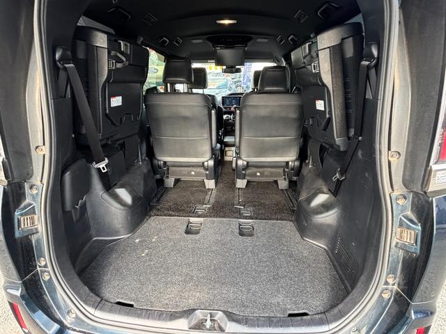 エスクァイア Ｇｉ　プレミアムパッケージ　ブラックテーラード　４ＷＤ　純正９型ＳＤナビ　フルセグ　ＤＶＤ　Ｂｌｕｅｔｏｏｔｈ　バックカメラ　後席フリップダウンモニター　セーフティーセンス　両側パワースライドドア　シートヒーター　ＬＥＤライト　スマートキー（30枚目）