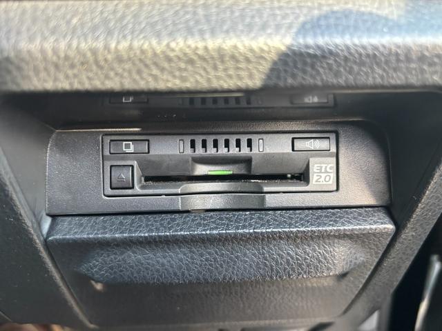 エスクァイア Ｇｉ　プレミアムパッケージ　ブラックテーラード　４ＷＤ　純正９型ＳＤナビ　フルセグ　ＤＶＤ　Ｂｌｕｅｔｏｏｔｈ　バックカメラ　後席フリップダウンモニター　セーフティーセンス　両側パワースライドドア　シートヒーター　ＬＥＤライト　スマートキー（32枚目）