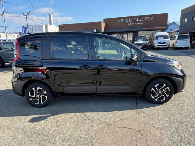 シエンタ ハイブリッドZ 4WD 純正10型ディスプレイオーディオ ナビ フルセグ パノラミックビューモニター セーフティーセンス 寒冷地仕様 アドバンスドパーク 両側パワースライドドア LEDライト スマートキー(4枚目)