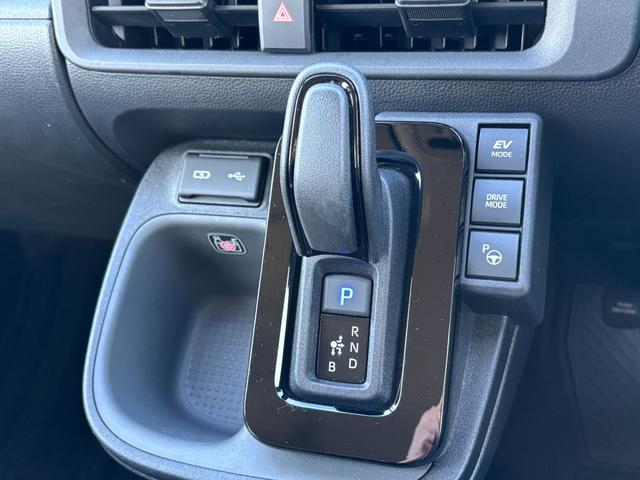 シエンタ ハイブリッドZ 4WD 純正10型ディスプレイオーディオ ナビ フルセグ パノラミックビューモニター セーフティーセンス 寒冷地仕様 アドバンスドパーク 両側パワースライドドア LEDライト スマートキー(19枚目)