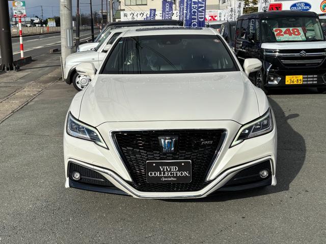 クラウンハイブリッド ＲＳアドバンス　Ｆｏｕｒ　４ＷＤ　純正メモリーナビ　フルセグ　ＤＶＤ　Ｂｌｕｅｔｏｏｔｈ　バックカメラ　セーフティーセンス　寒冷地仕様　サンルーフ　ハーフレザーシート　シートヒーター　ステアリングヒーター　ＬＥＤライト（3枚目）