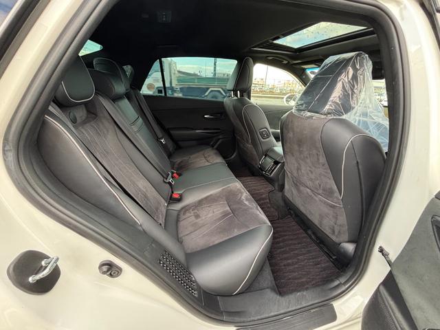 クラウンハイブリッド ＲＳアドバンス　Ｆｏｕｒ　４ＷＤ　純正メモリーナビ　フルセグ　ＤＶＤ　Ｂｌｕｅｔｏｏｔｈ　バックカメラ　セーフティーセンス　寒冷地仕様　サンルーフ　ハーフレザーシート　シートヒーター　ステアリングヒーター　ＬＥＤライト（33枚目）