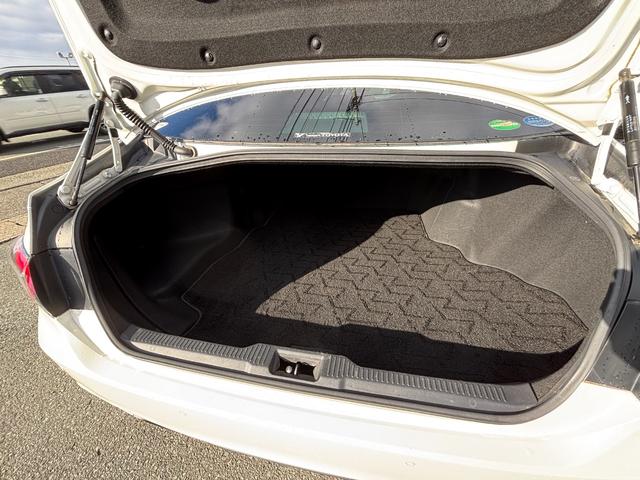 クラウンハイブリッド ＲＳアドバンス　Ｆｏｕｒ　４ＷＤ　純正メモリーナビ　フルセグ　ＤＶＤ　Ｂｌｕｅｔｏｏｔｈ　バックカメラ　セーフティーセンス　寒冷地仕様　サンルーフ　ハーフレザーシート　シートヒーター　ステアリングヒーター　ＬＥＤライト（37枚目）